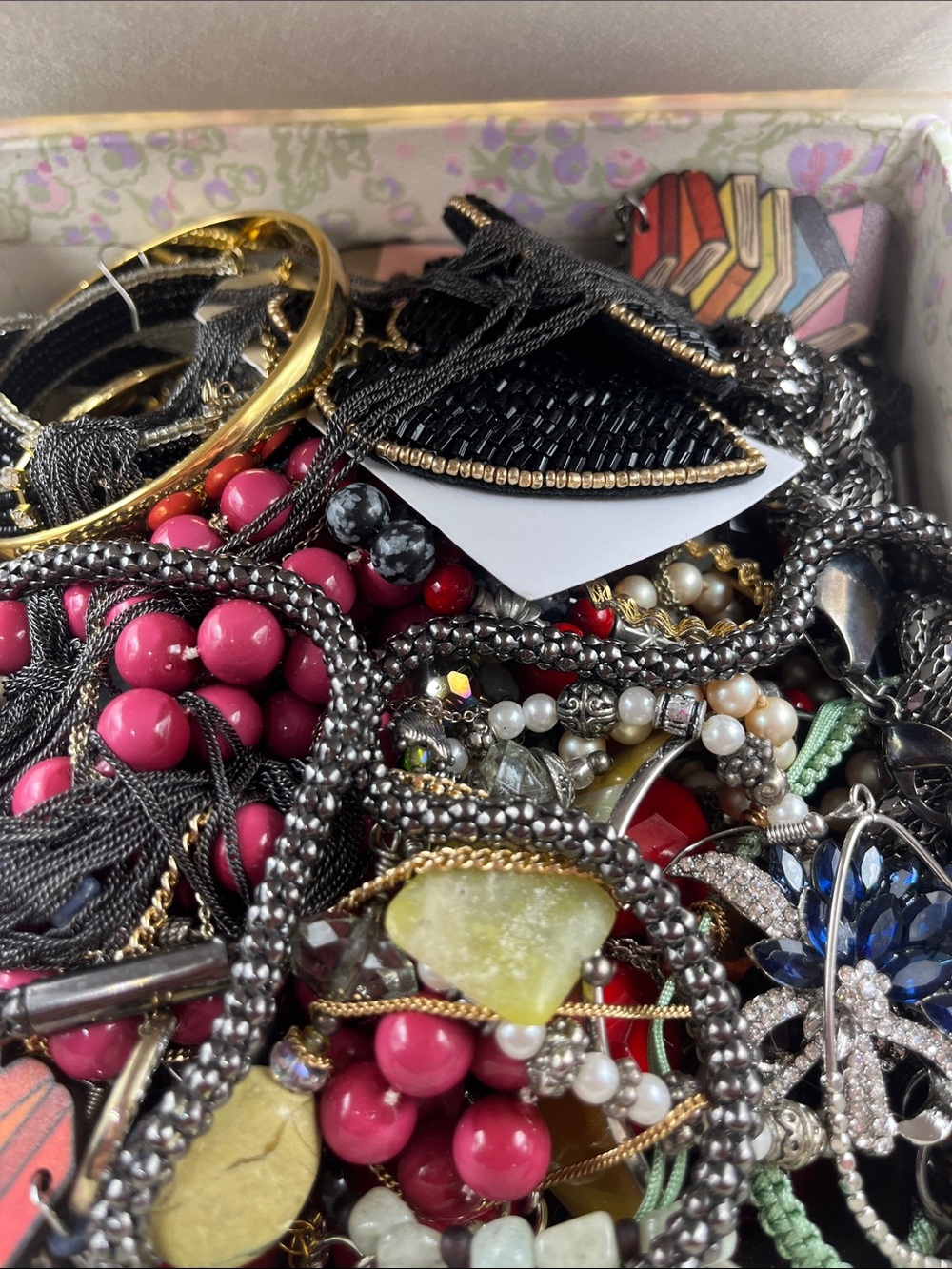 Mystery Jewelry & Keepsake Box 50 pieces 5 lbs - Picture 6 of 9